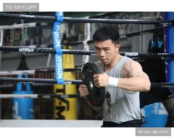 徐灿训练到半夜还发视频，普通人真别想知道这疯狂背后藏了啥秘密了